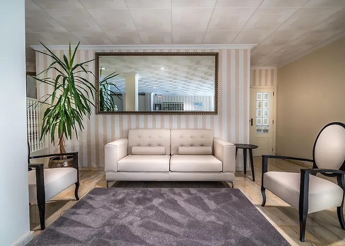 Ton Hotel