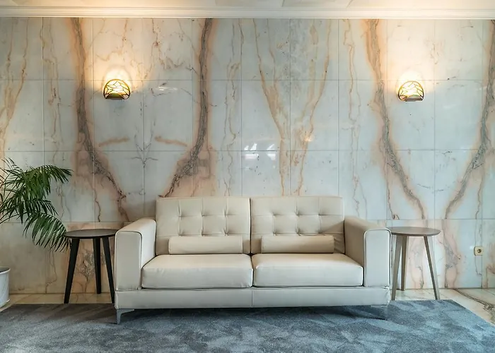 Ton Hotel 3*