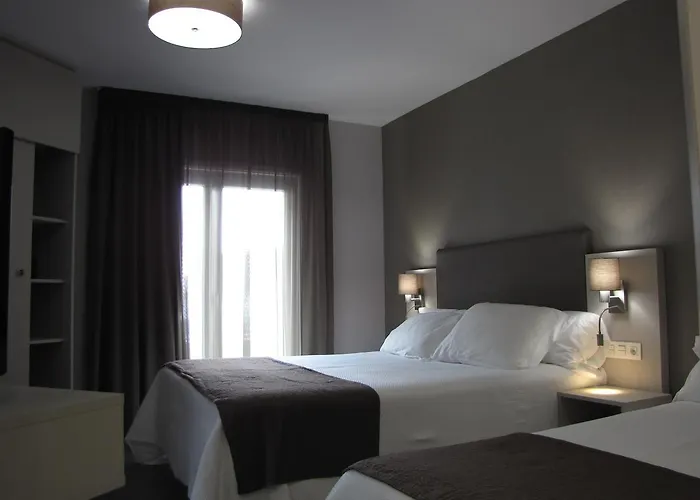 Ξενοδοχείο Ton 3*